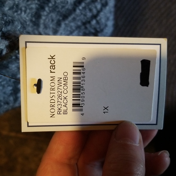 Woman's 1X sweater - Picture 5 of 5